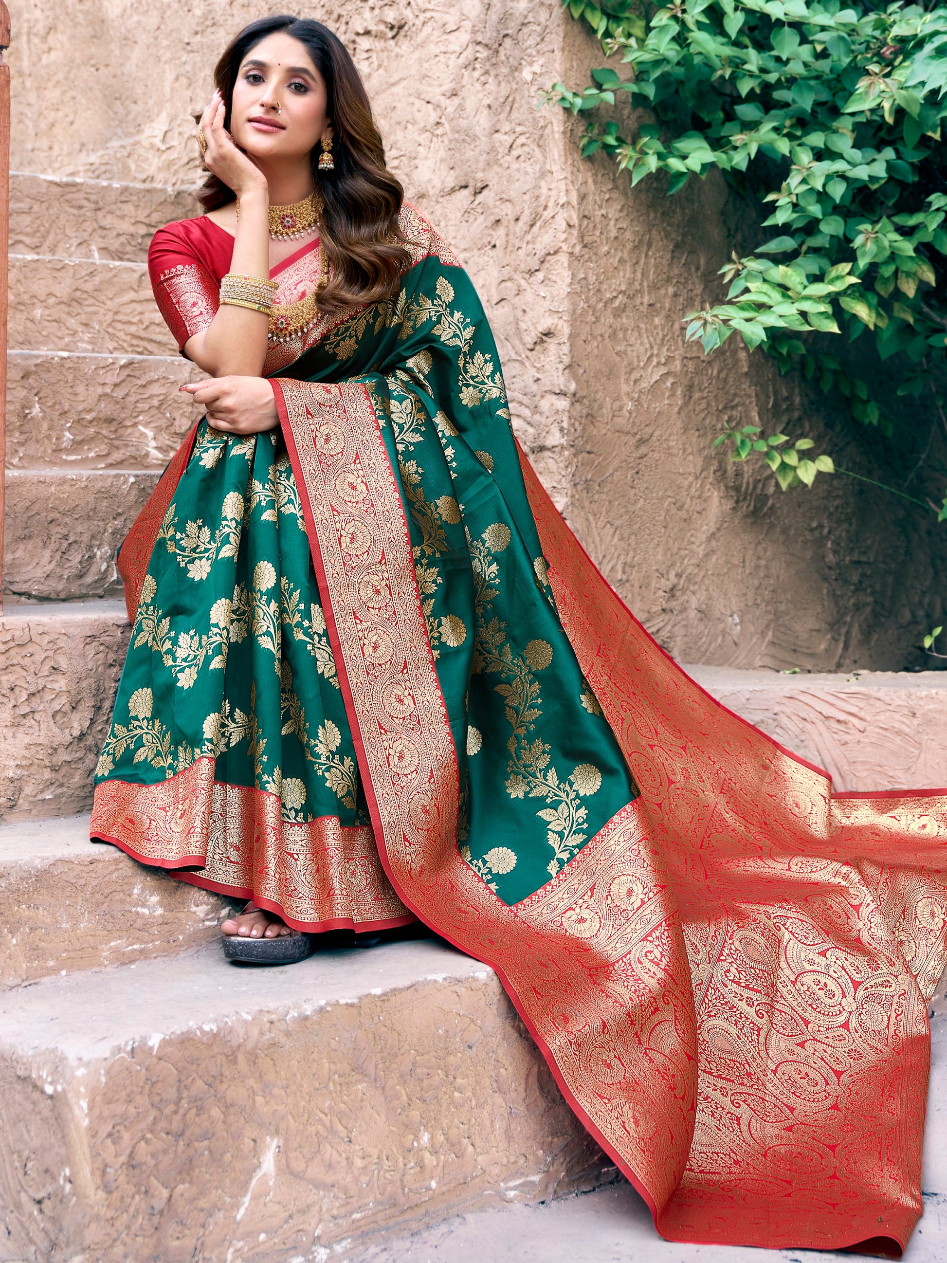 Astonishing Green Zari Weaving Silk Wedding Saree With Blouse
