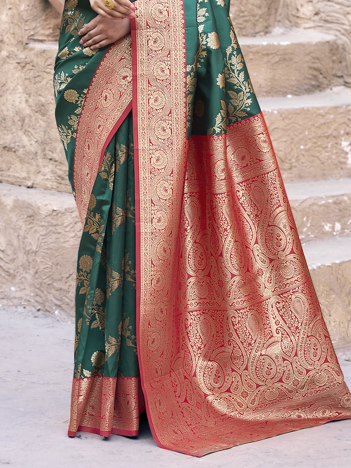 Astonishing Green Zari Weaving Silk Wedding Saree With Blouse