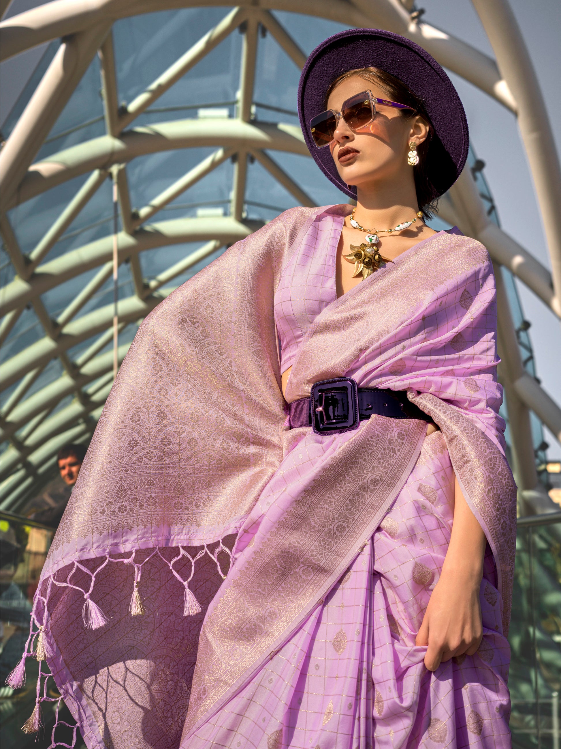 Captivating Lavender Zari Weaving Silk Traditional Saree With Blouse