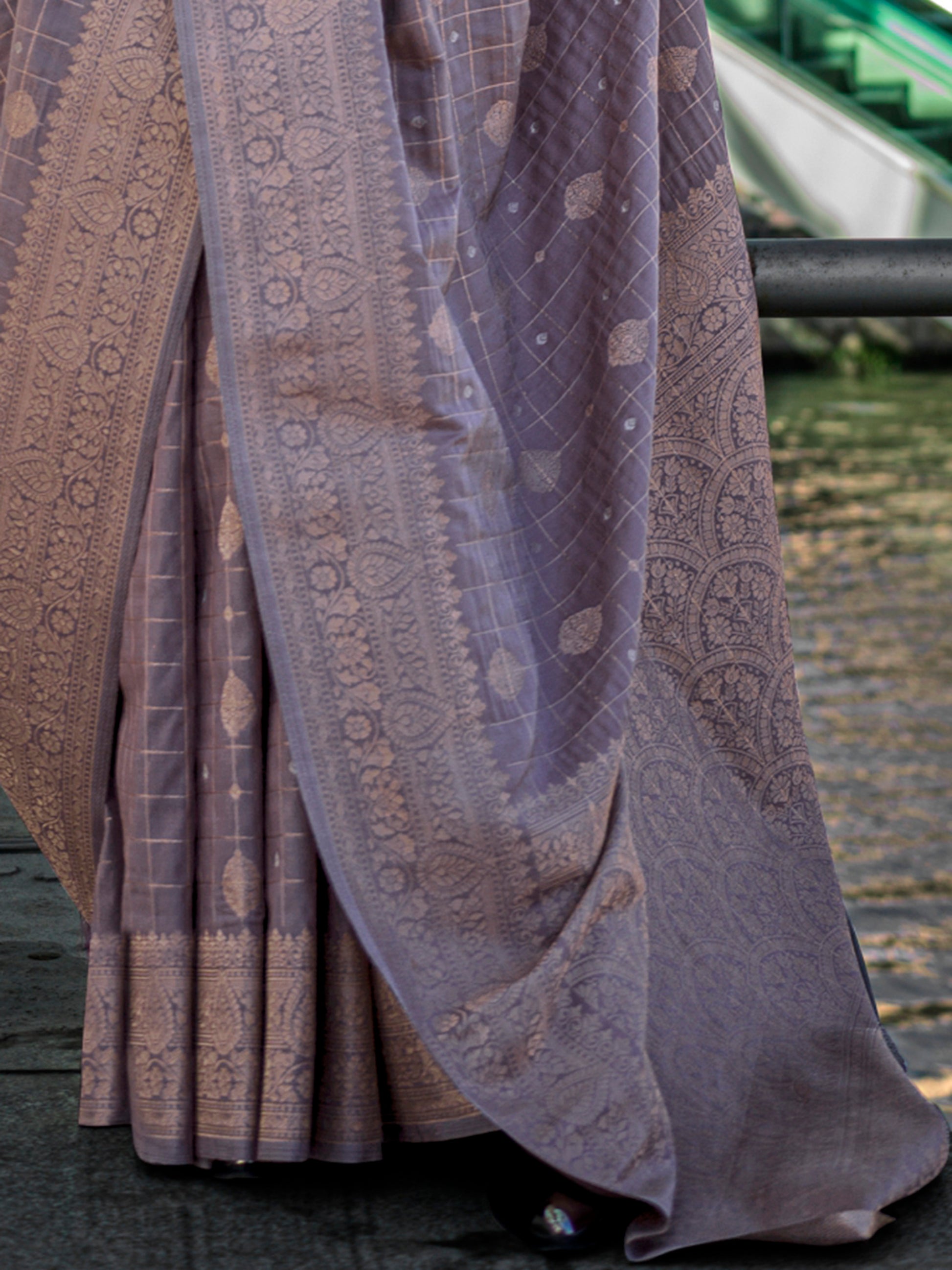 Alluring Lilac Zari Weaving Silk Traditional Saree With Blouse