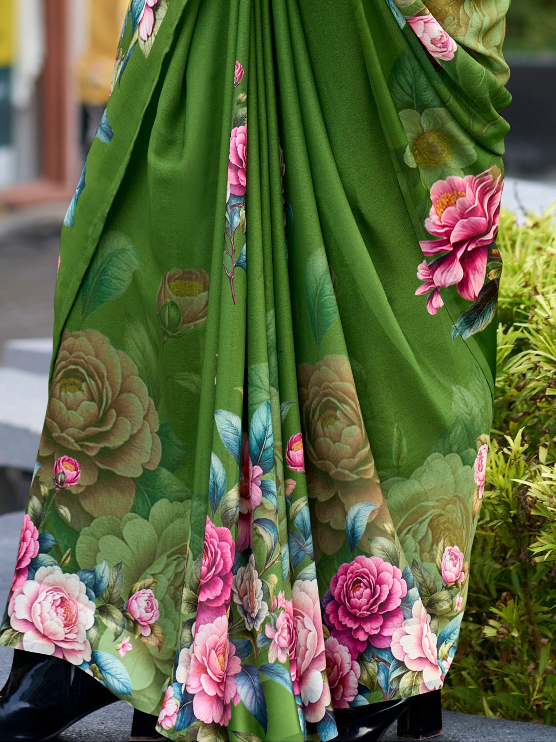 Fantastic Green Floral Printed Georgette Festival Wear Saree With Blouse