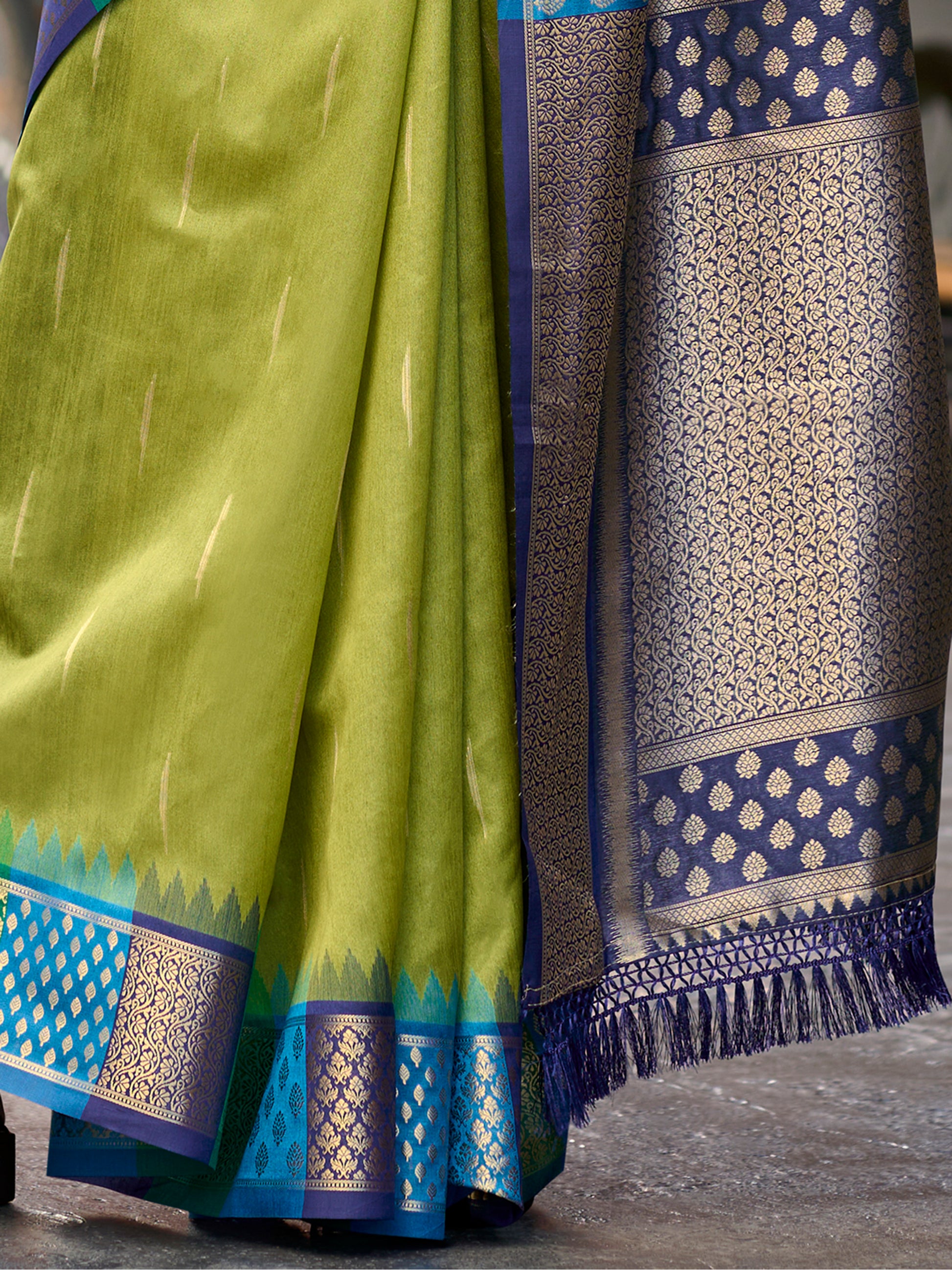 Excellent Olive Green Zari Weaving Banarasi Silk Saree With Blouse