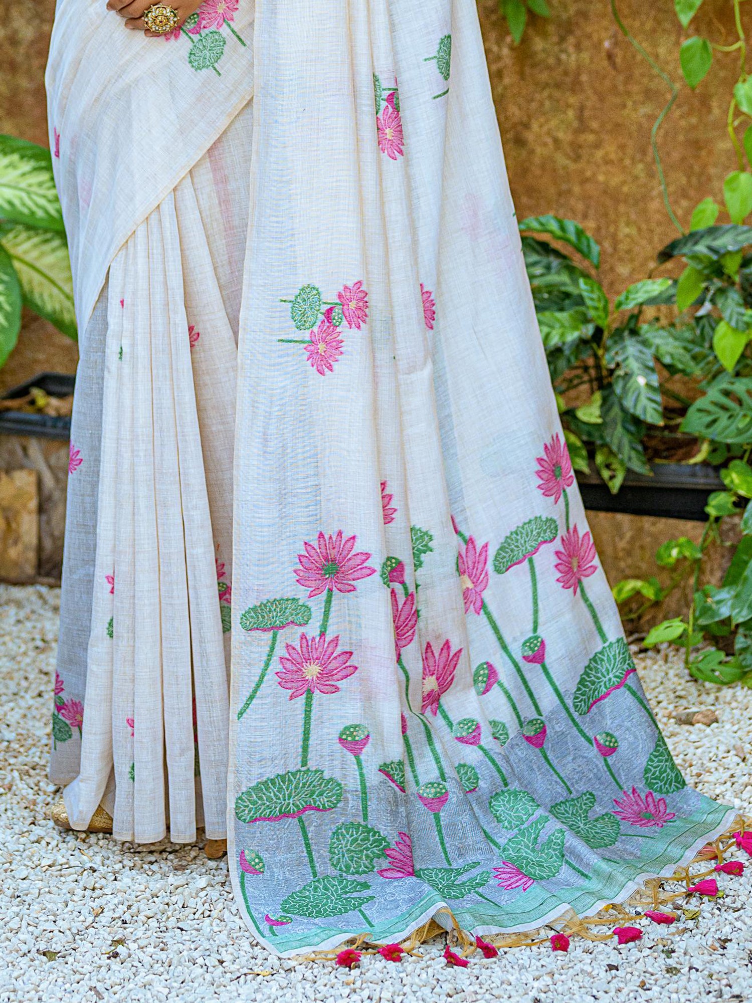 Gorgeous Off-White Printed Cotton Office Wear Saree With Pink Blouse