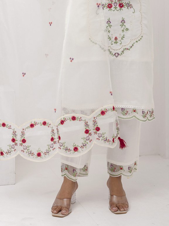 Magnetic White Floral Embroidered Viscose Silk Pant Suit With Dupatta