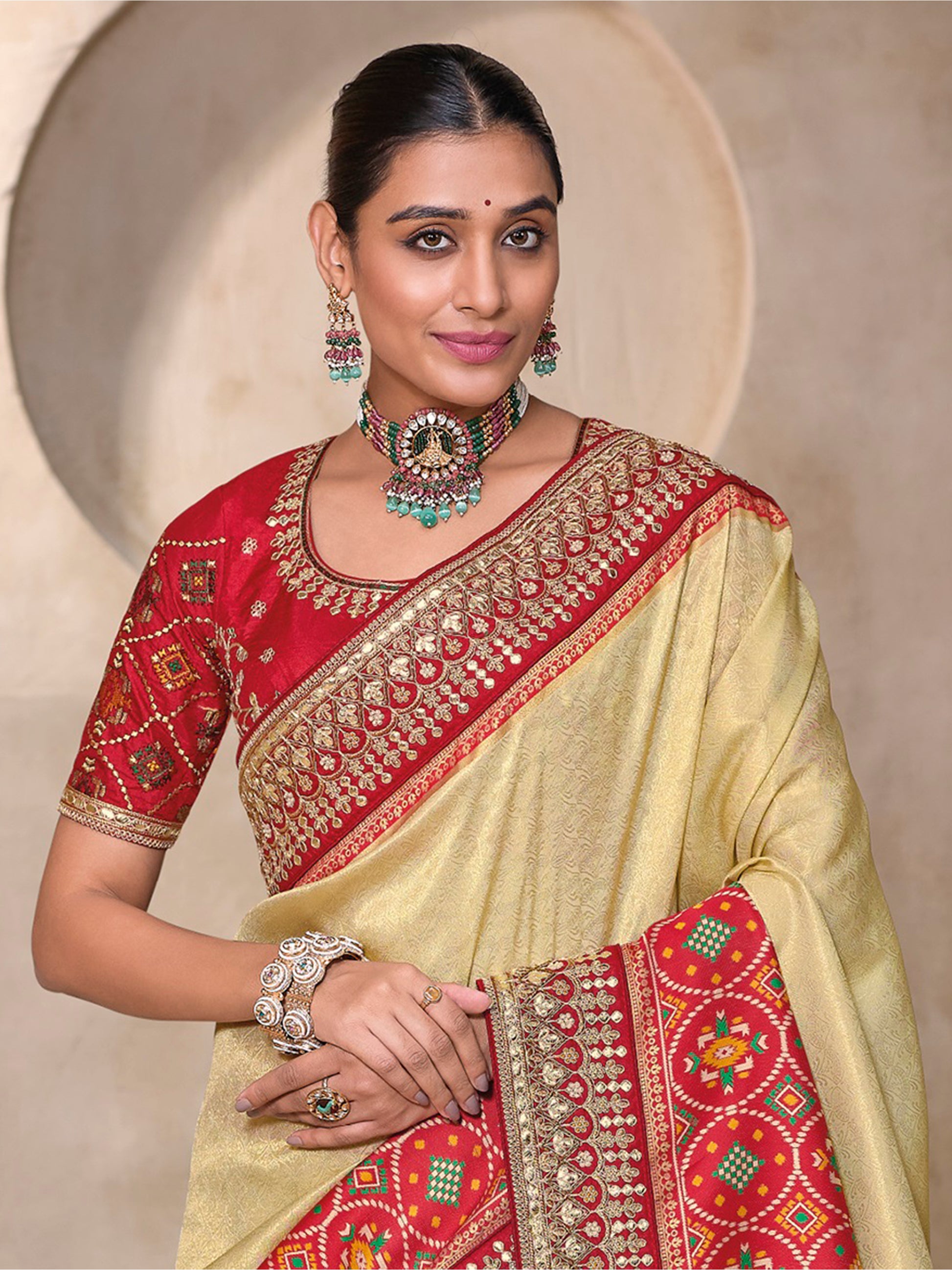Alluring Cream Weaving Kanjivaram Silk Wedding Saree With Blouse