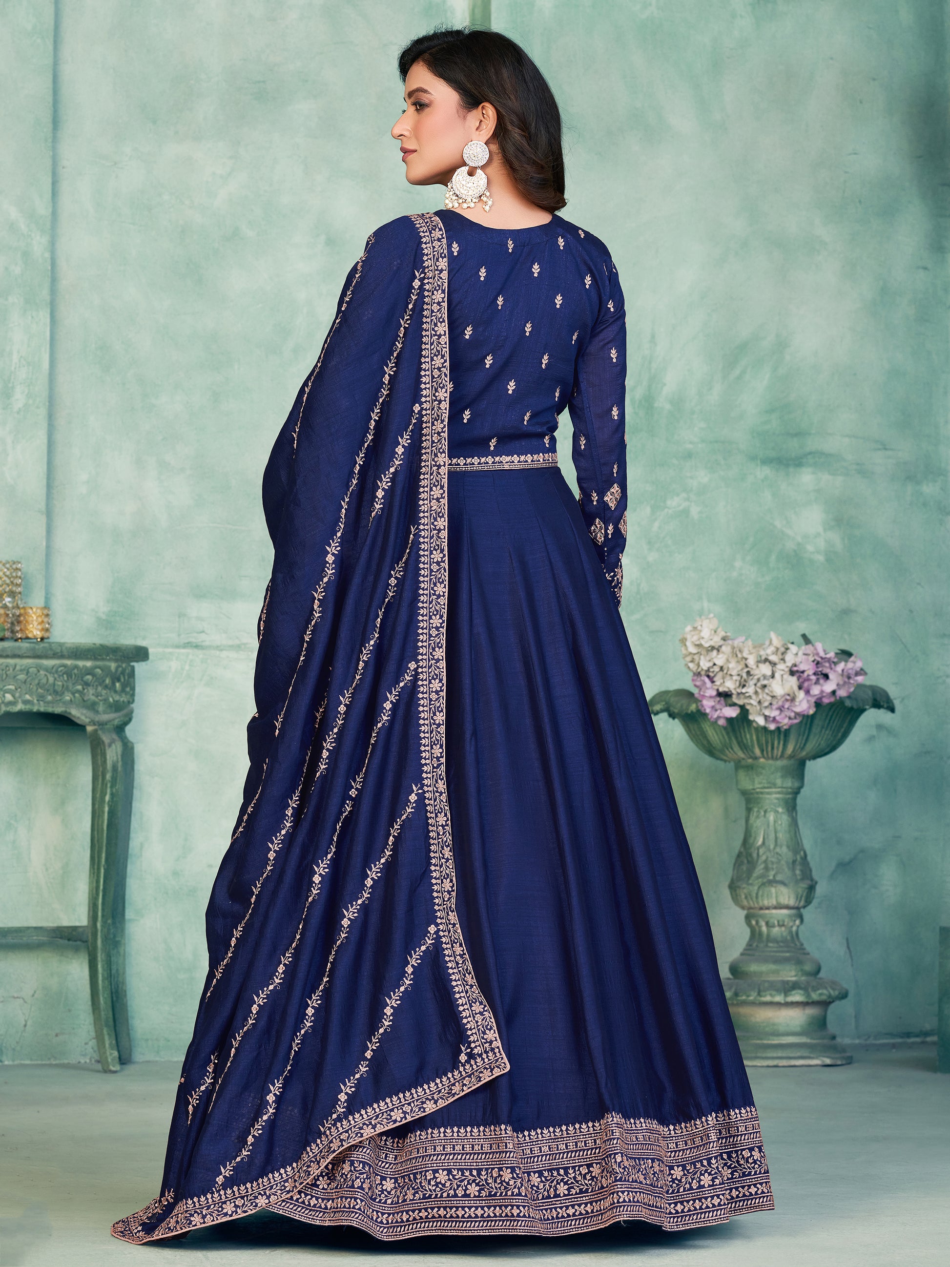 Charming Navy Blue Sequins Silk Engagement Wear Gown