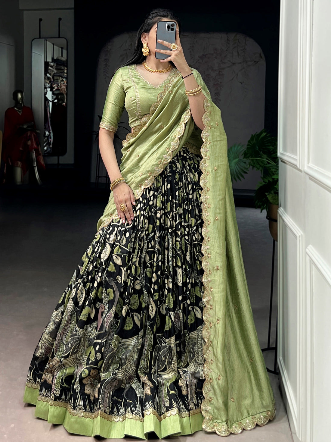 
Graceful Black Kalamkari Silk Wedding Wear Lehenga Choli
