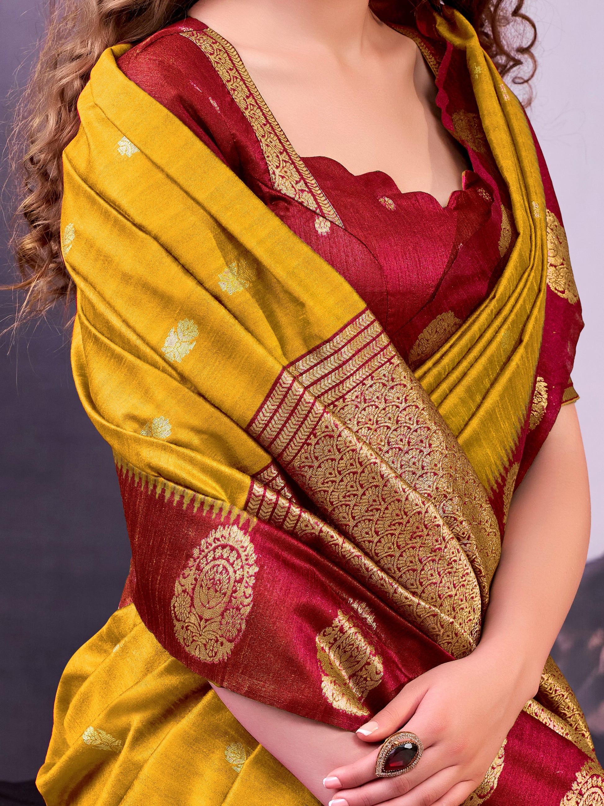 Majestic Mustard Yellow Zari Weaving Silk Traditional Saree With Blouse
