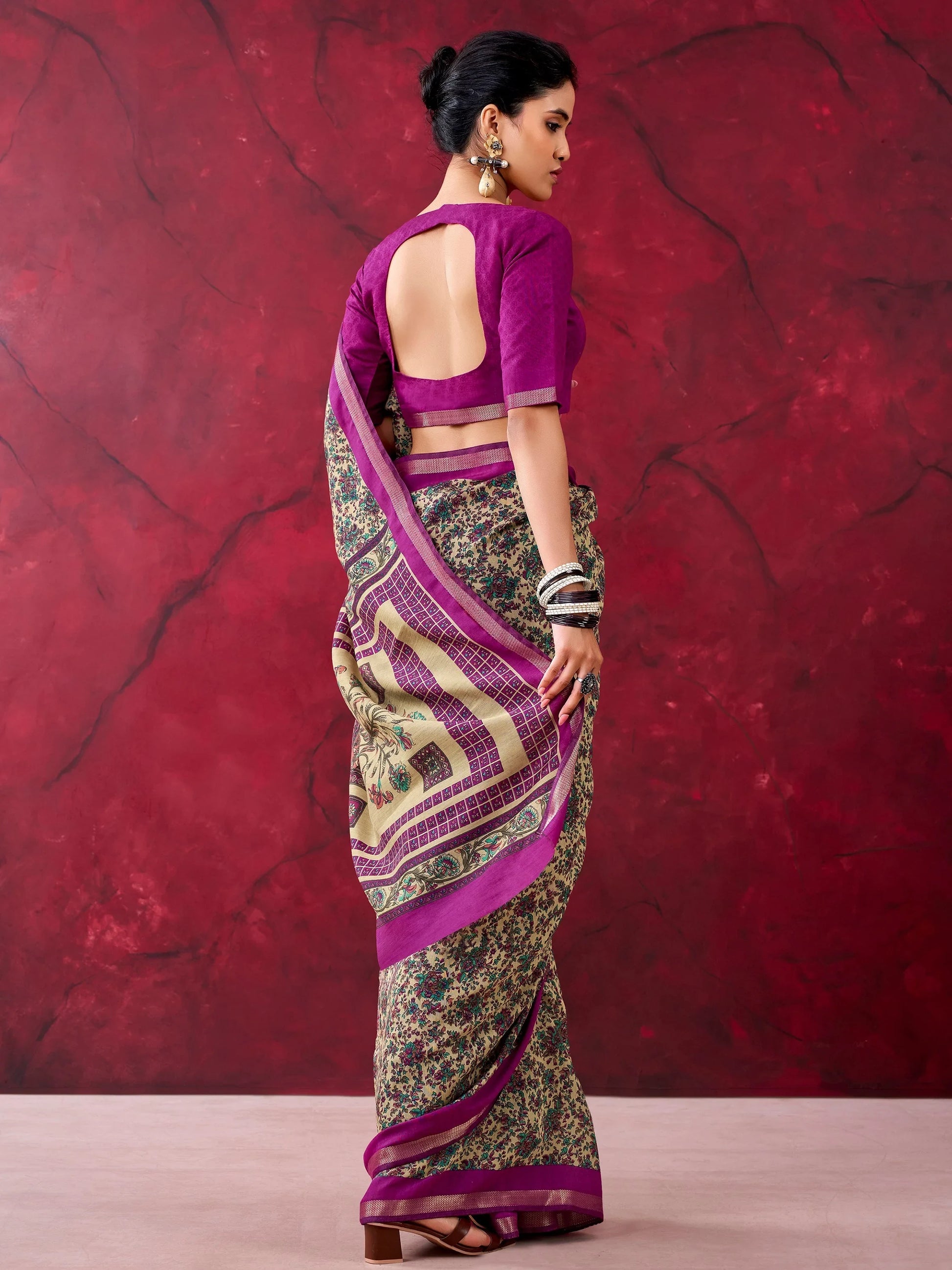 Dazzling Magenta Floral Printed Cotton Daily Wear Saree With Blouse