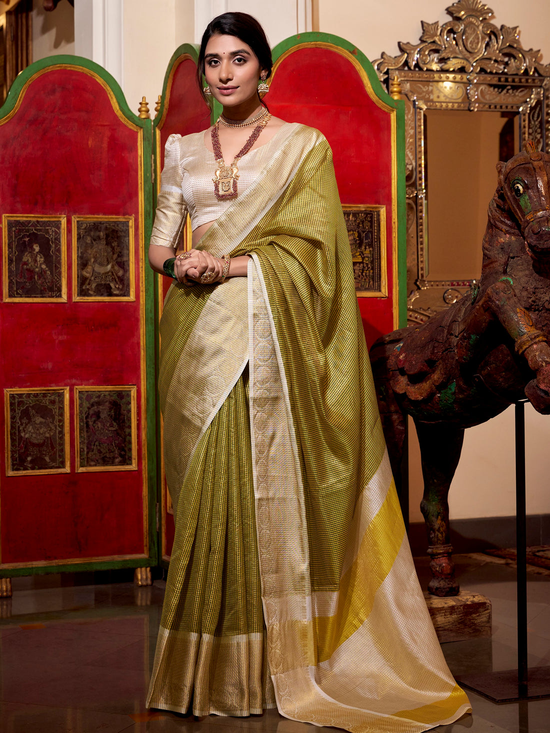 Sumptuous Green Zari Weaving Jacquard Traditional Saree With Blouse