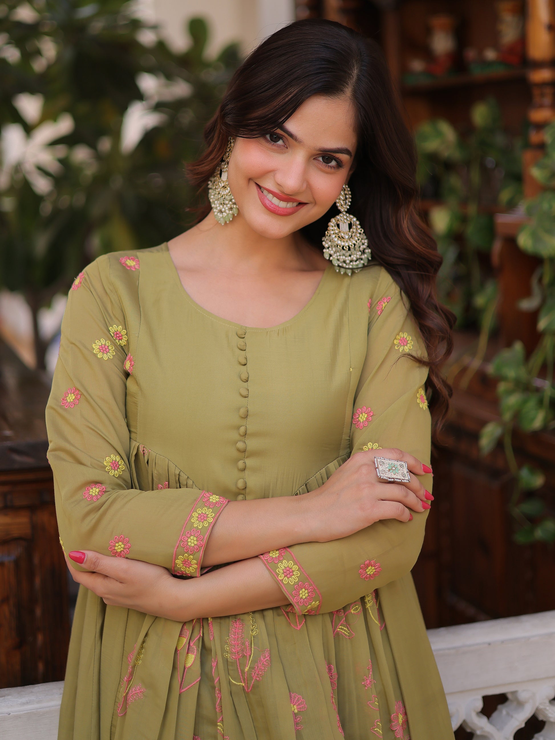 Beautiful Pista Green Thread Embroidered Chanderi Event Wear Pant Suit