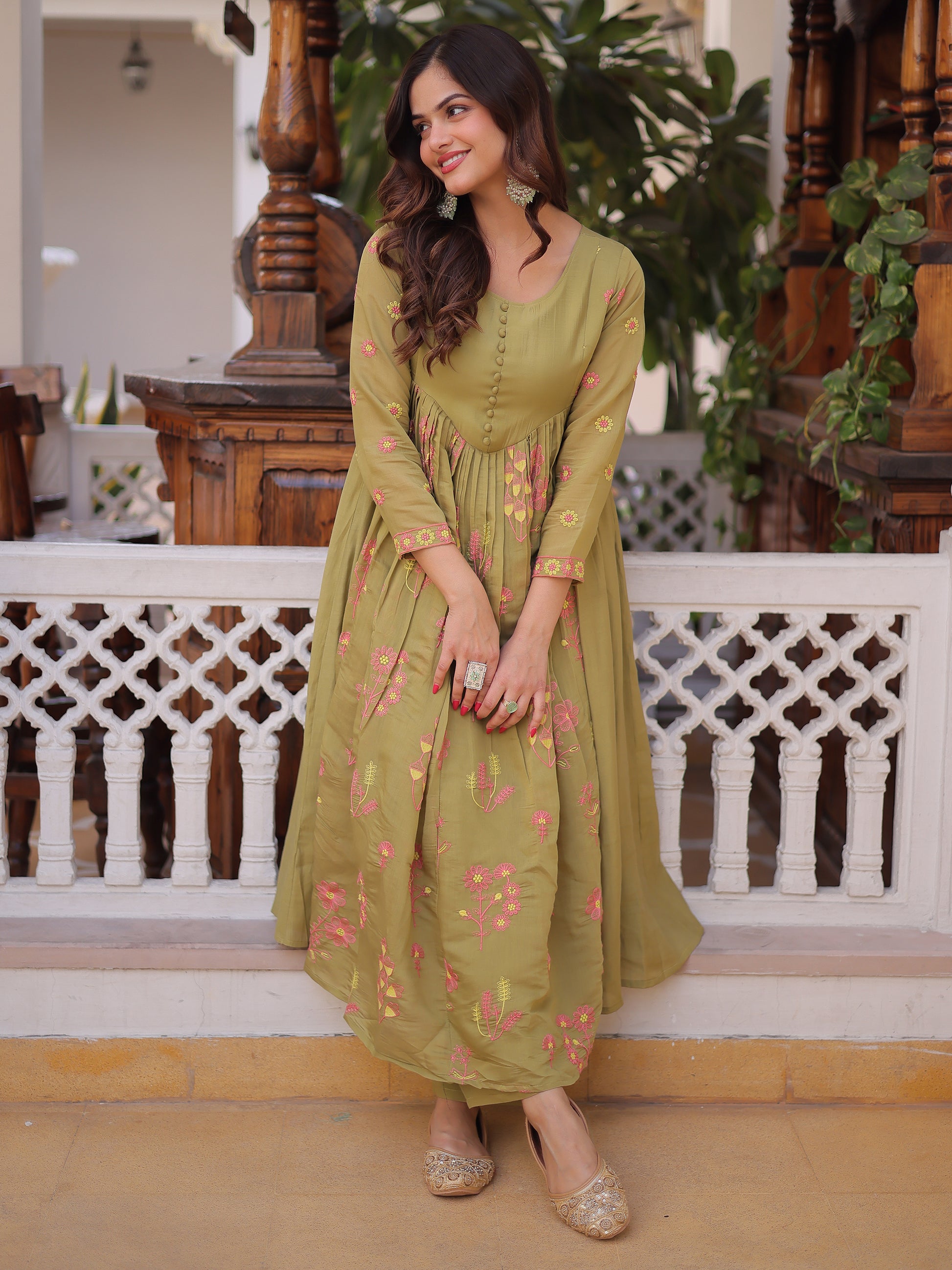 Beautiful Pista Green Thread Embroidered Chanderi Event Wear Pant Suit