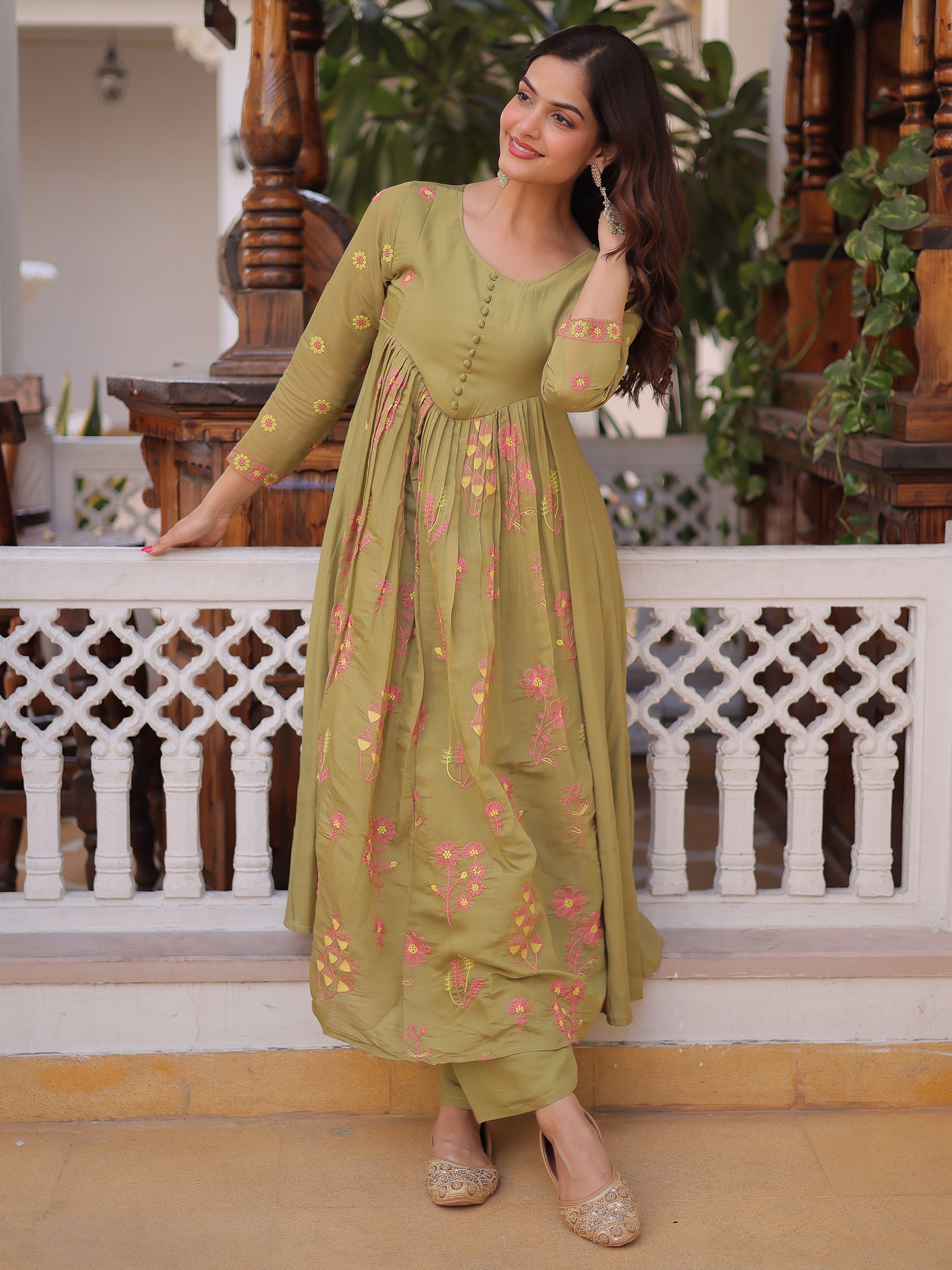 Beautiful Pista Green Thread Embroidered Chanderi Event Wear Pant Suit