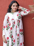 Beautiful White Floral Printed Cotton Casual  Wear Kurta With Pant