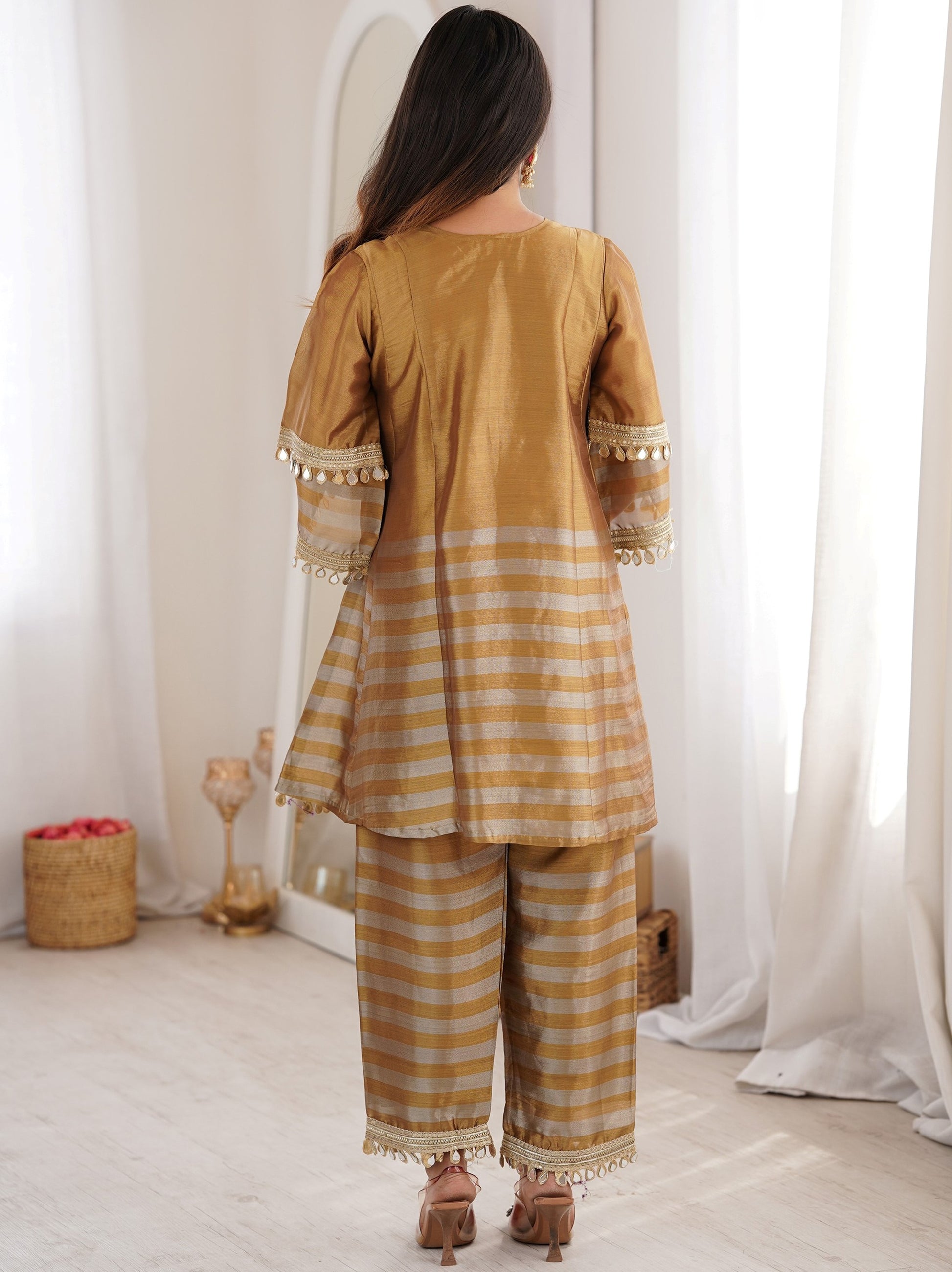Stunning Golden Mirror Work Tissue  Co-Ord Set With Batwa