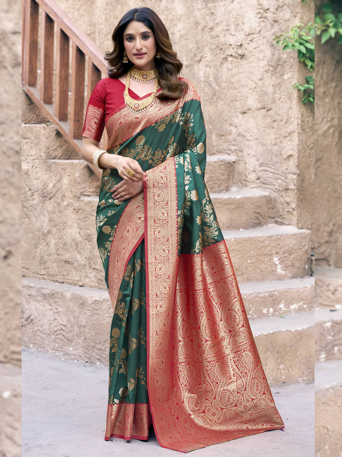 Astonishing Green Zari Weaving Silk Wedding Saree With Blouse