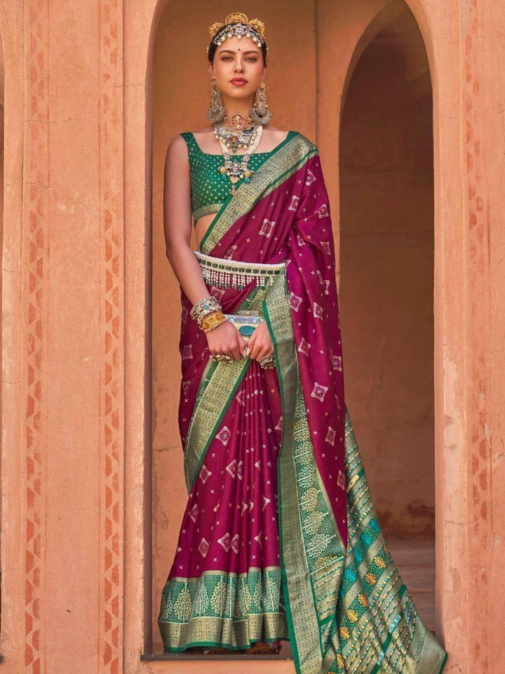 Amazing Magenta Patola Print Silk Traditional Saree With Blouse
