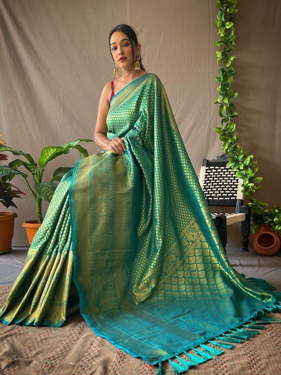 Awesome Green Woven Kanjeevaram Silk Wedding Wear Saree With Blouse