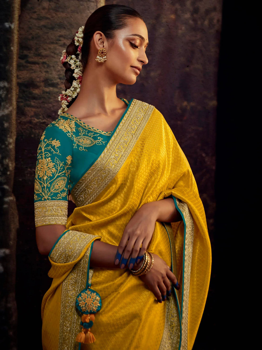 Captivating Yellow Woven Silk Haldi Wear Saree With Blouse - Zeel Clothing