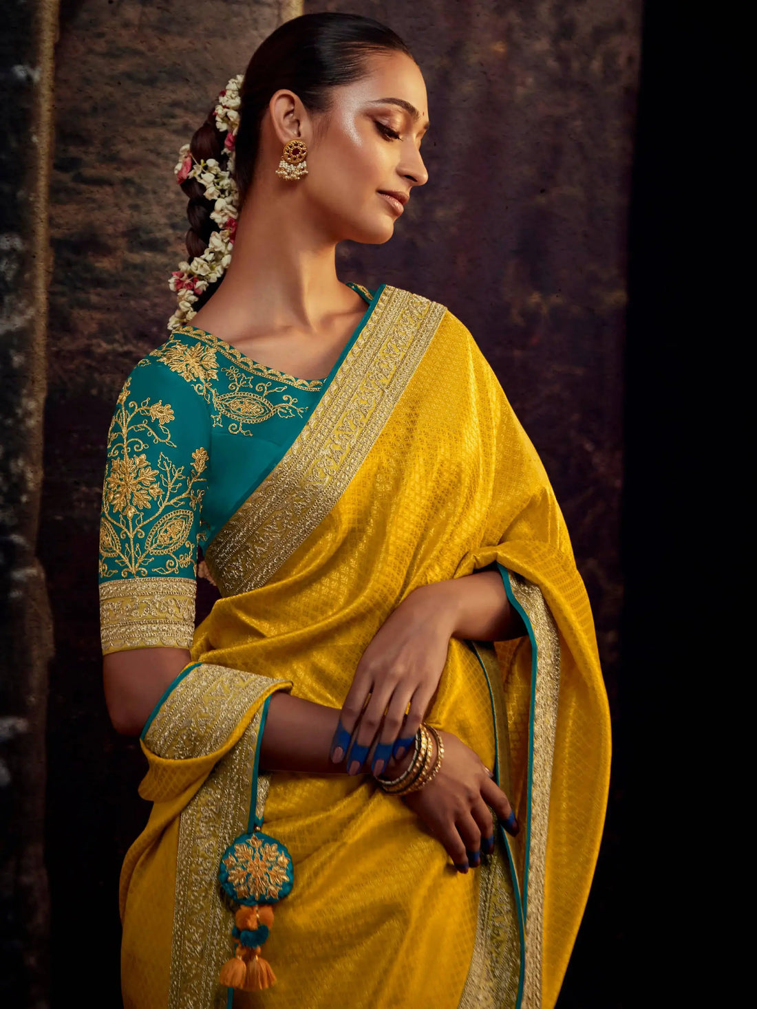 Captivating Yellow Woven Silk Haldi Wear Saree With Blouse - Zeel Clothing
