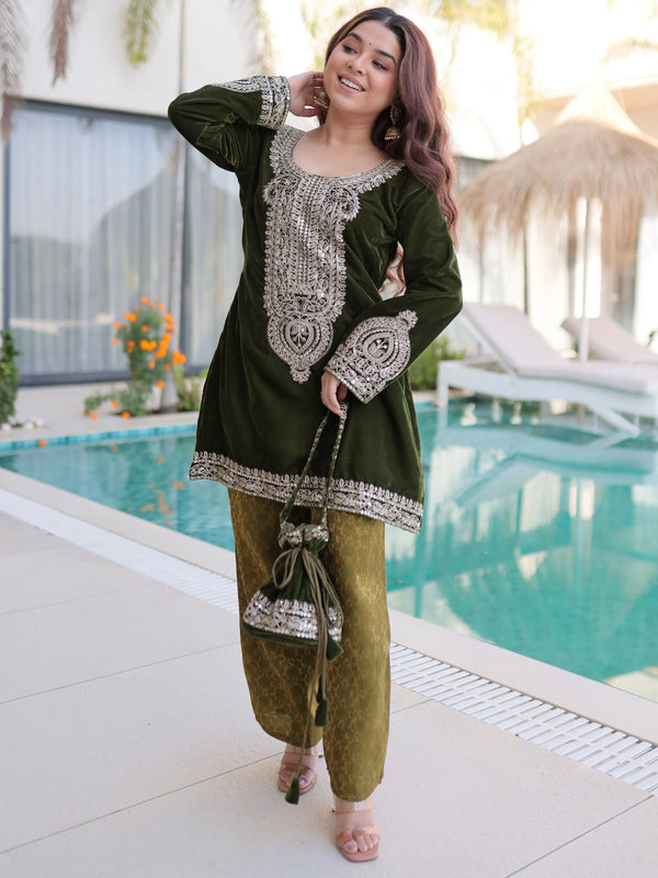 Charismatic Green Zari Embroidered Velvet Palazzo suit With Batwa
