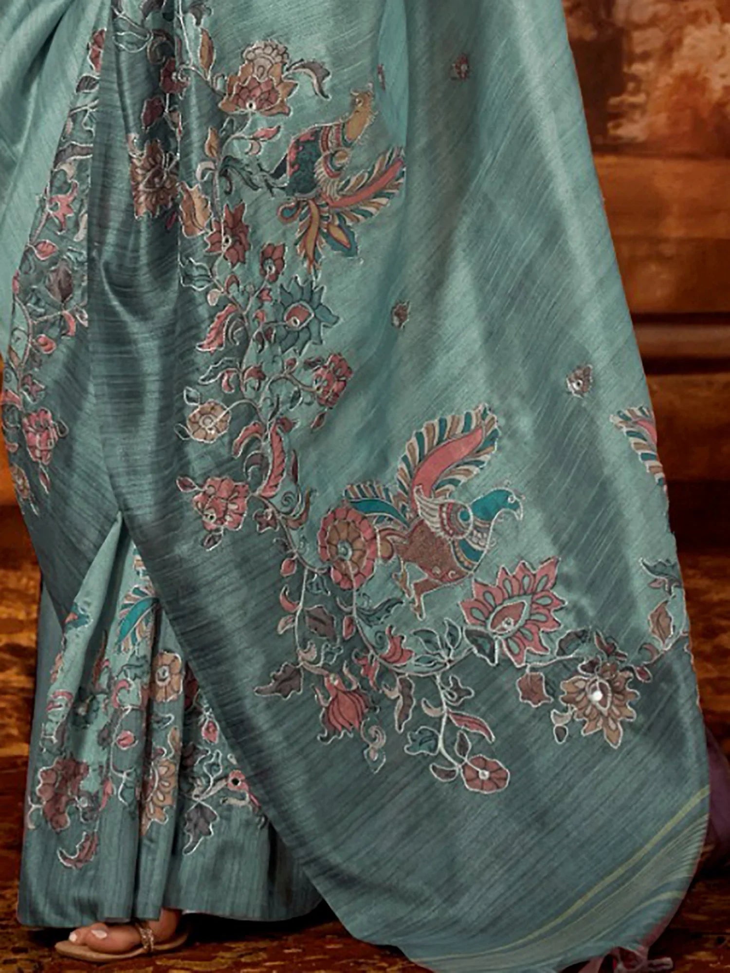 Classic Green Hand Work Tussar Silk Traditional Saree With Blouse