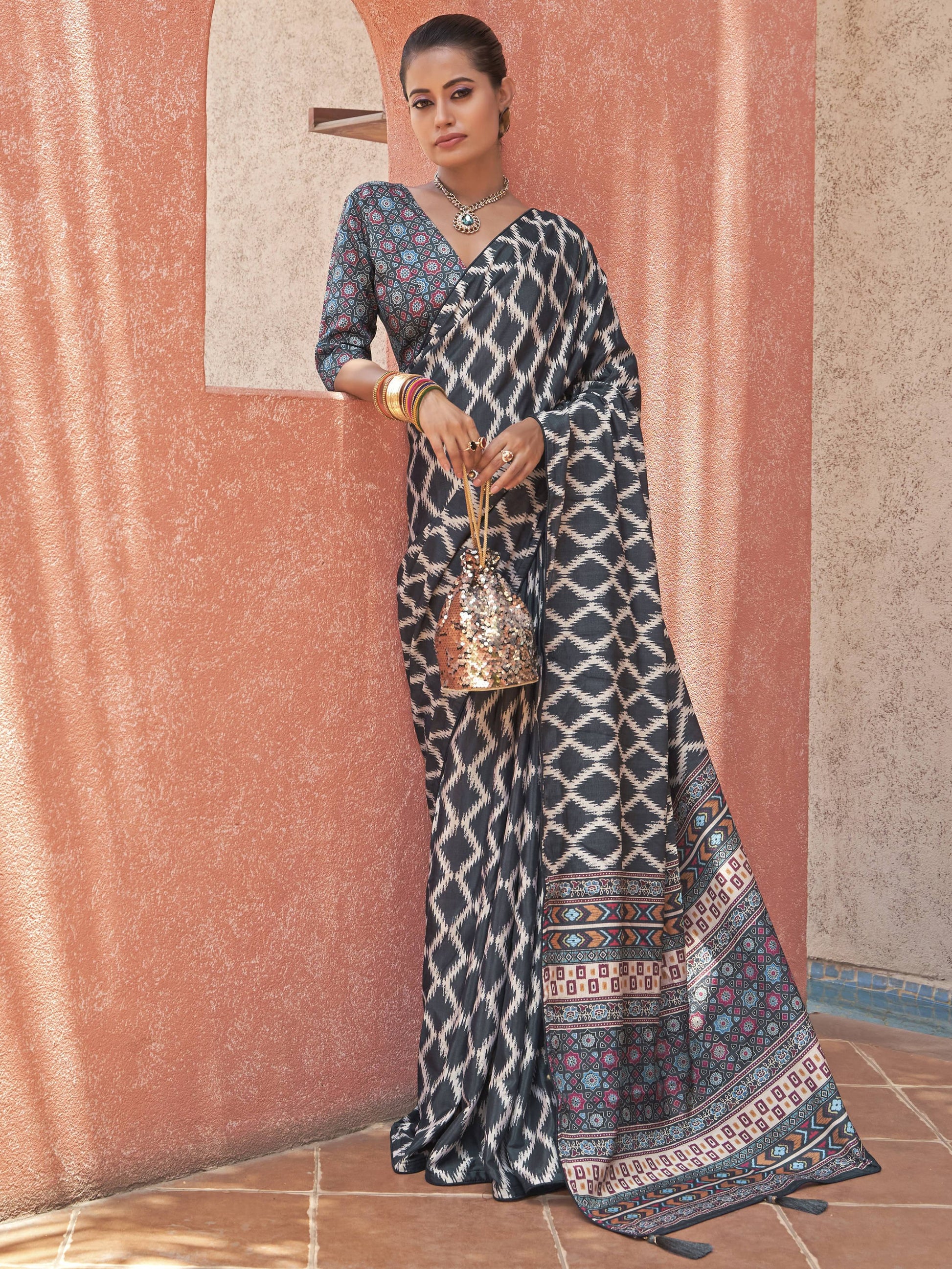 Dazzling Black Digital Printed Crepe Traditional Saree With Blouse - Zeel Clothing