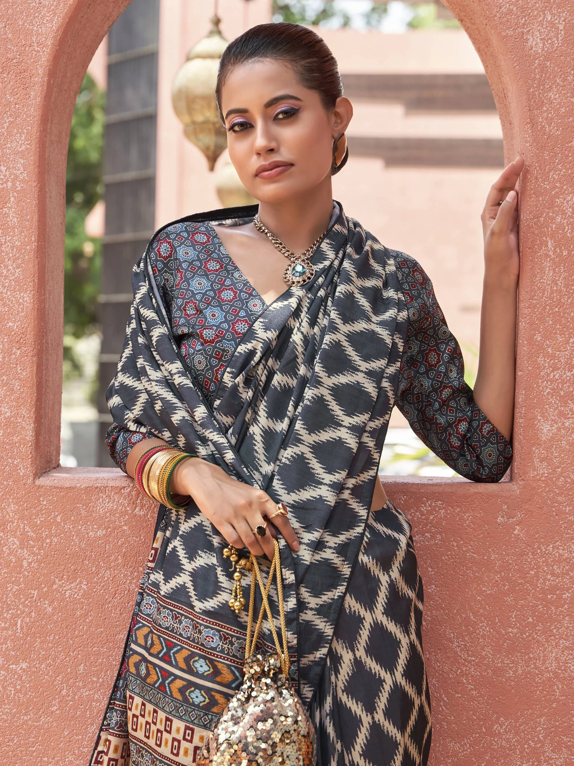 Dazzling Black Digital Printed Crepe Traditional Saree With Blouse - Zeel Clothing
