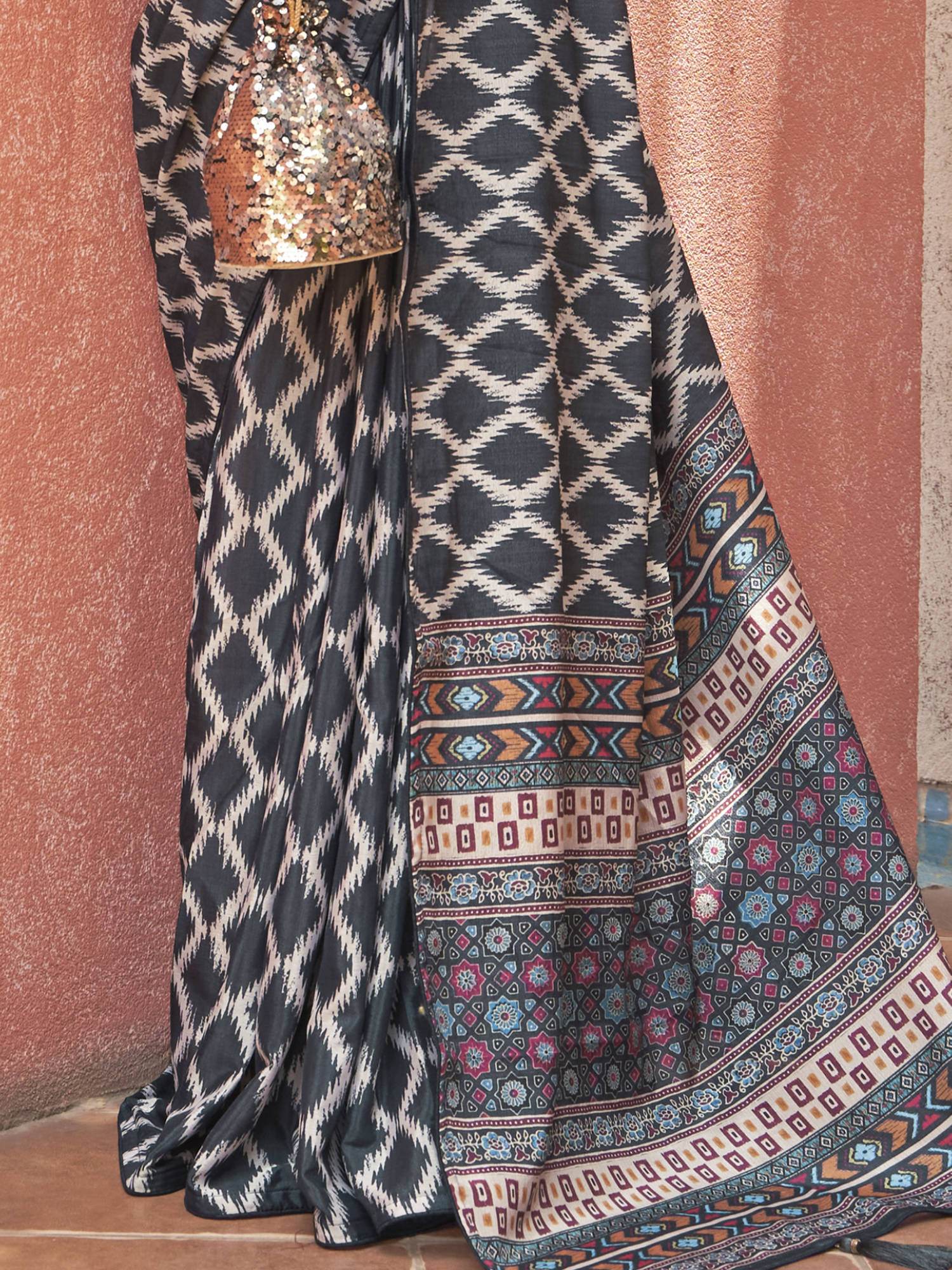 Dazzling Black Digital Printed Crepe Traditional Saree With Blouse - Zeel Clothing