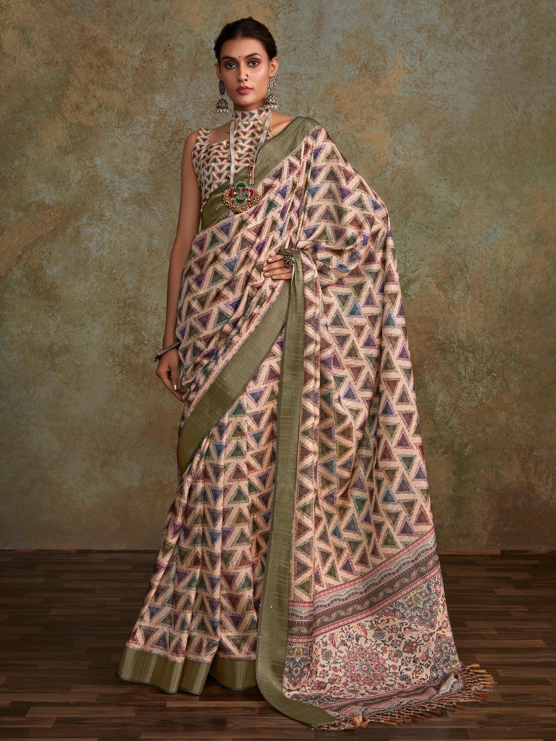 Enchanting Off-White Digital Printed Silk Saree With Blouse
