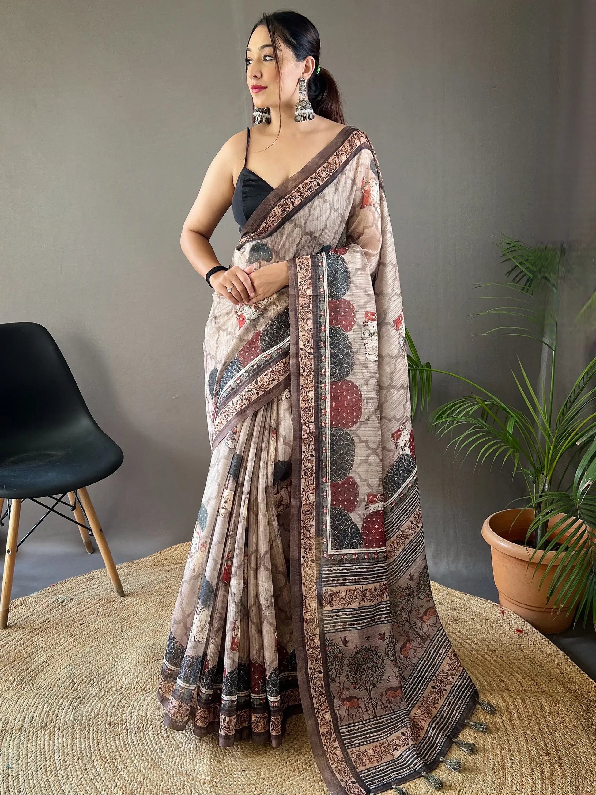 Gorgeous Off White Printed Silk Traditional Saree With Blouse - Zeel Clothing