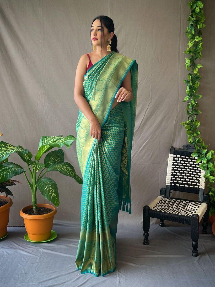 Awesome Green Woven Kanjeevaram Silk Wedding Wear Saree With Blouse