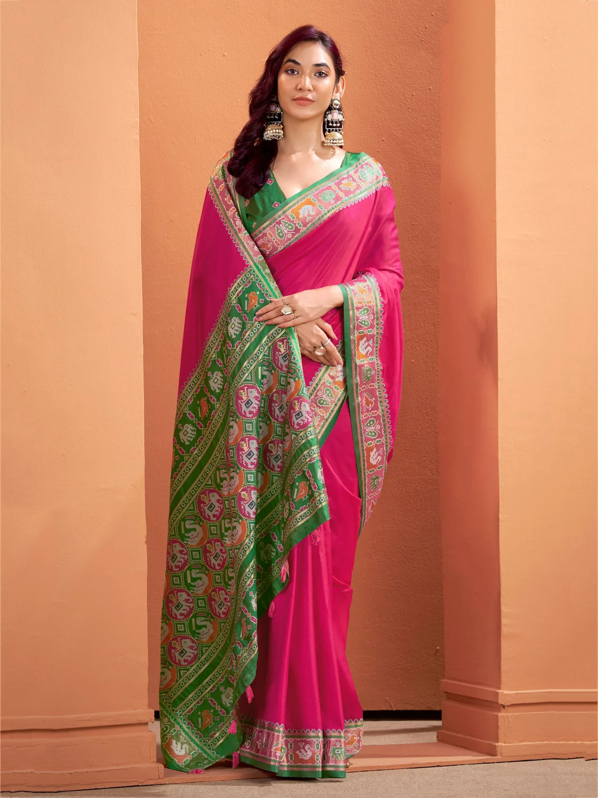 Mesmerizing Hot Pink Patola Weaving Silk Traditional Saree With Blouse - Zeel Clothing