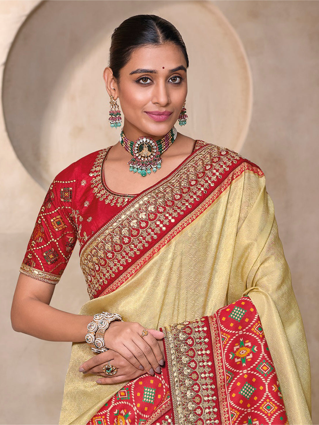 Alluring Cream Weaving Kanjivaram Silk Wedding Saree With Blouse