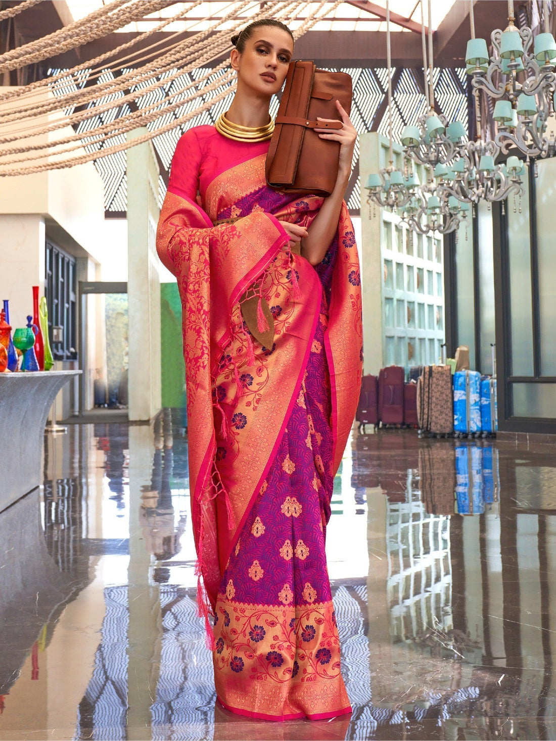 Enchanting Dark Pink & Purple Handloom Weaving Silk Saree With Blouse