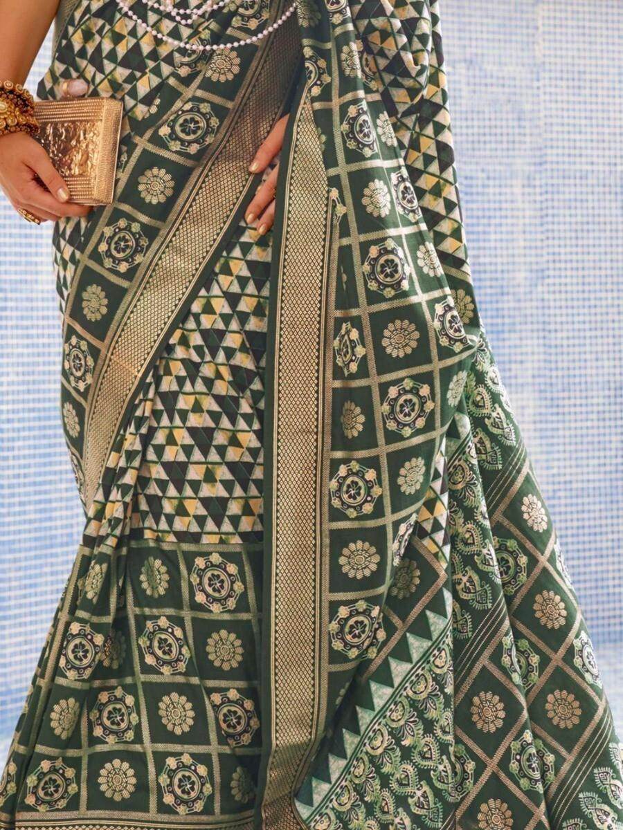 Splendid Green Digital Printed Silk Traditional Saree With Blouse - Zeel Clothing