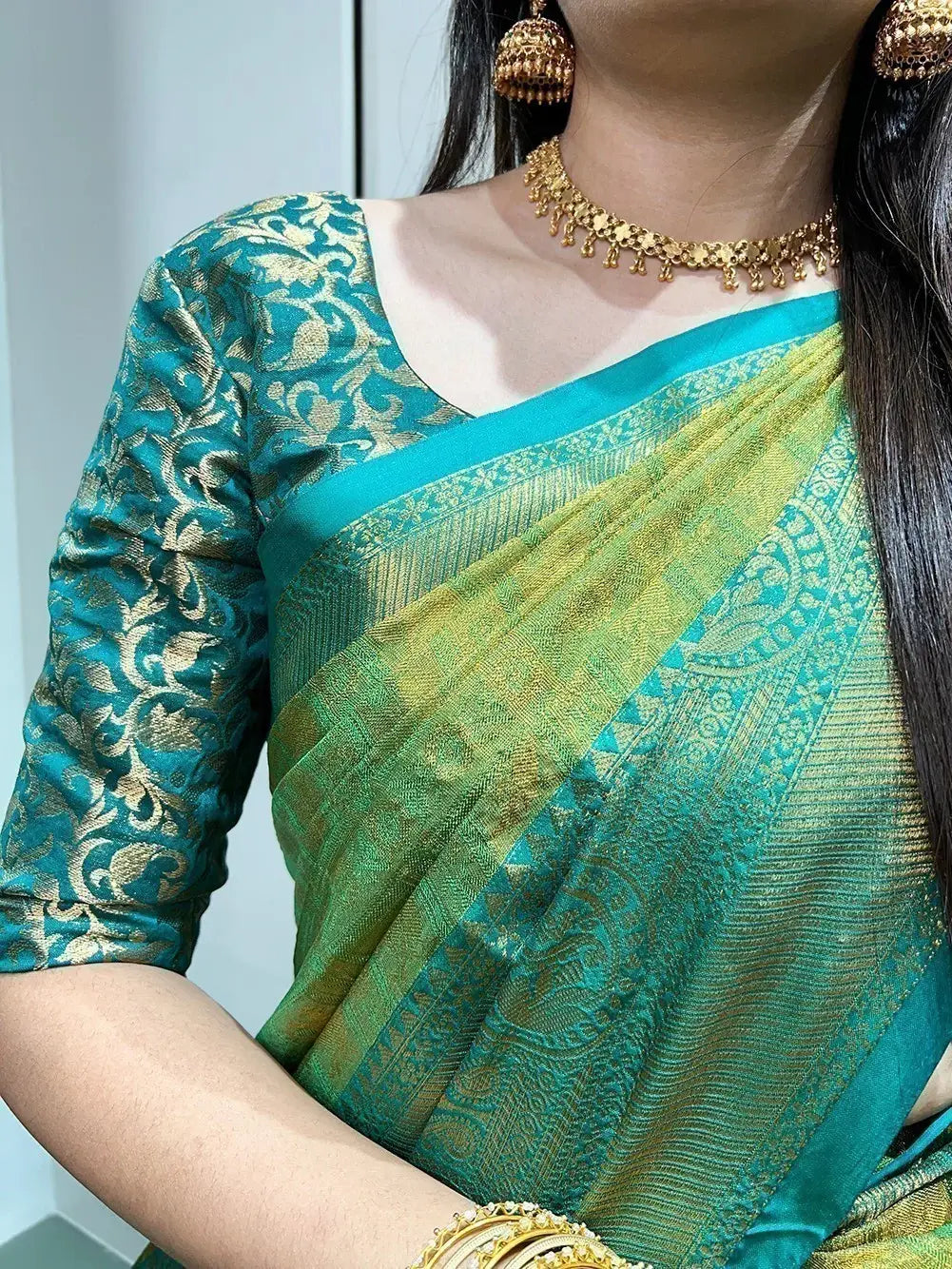 Stunning Green Zari Weaving Kanjivaram Traditional Saree With Blouse - Zeel Clothing