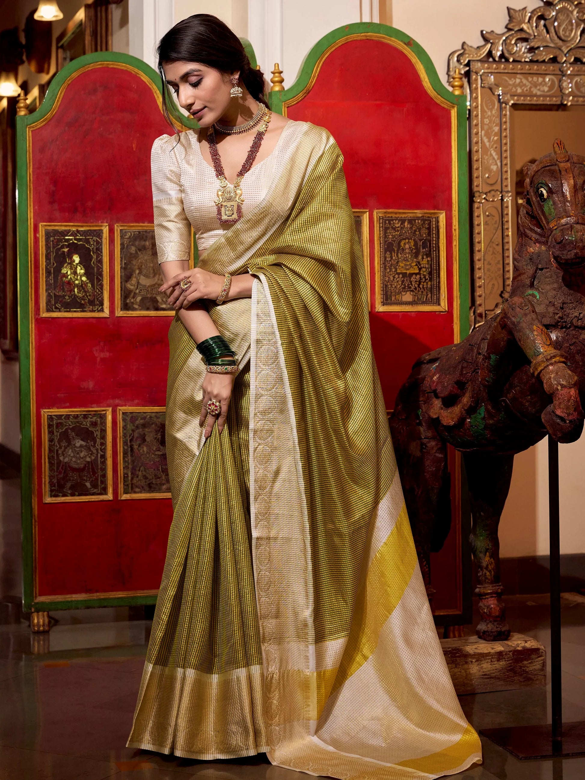Sumptuous Green Zari Weaving Jacquard Traditional Saree With Blouse - Zeel Clothing