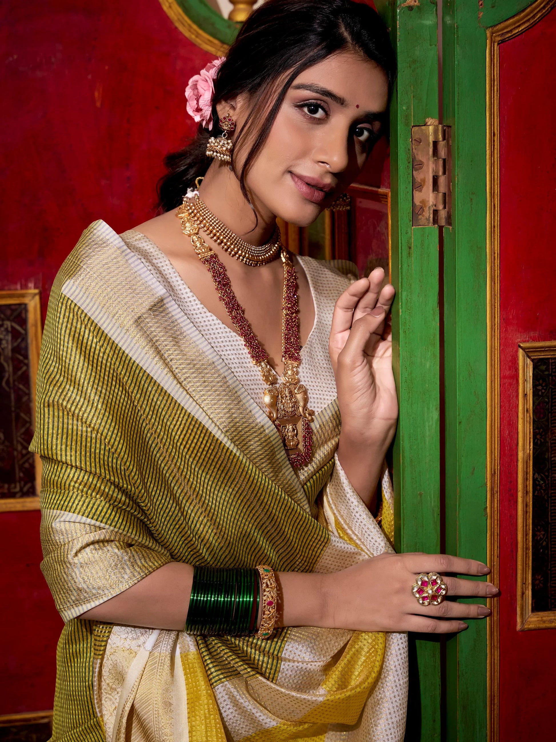 Sumptuous Green Zari Weaving Jacquard Traditional Saree With Blouse - Zeel Clothing
