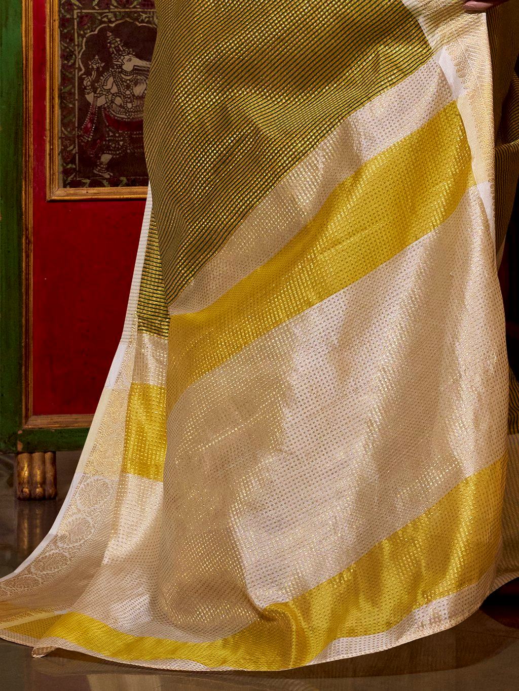 Sumptuous Green Zari Weaving Jacquard Traditional Saree With Blouse - Zeel Clothing